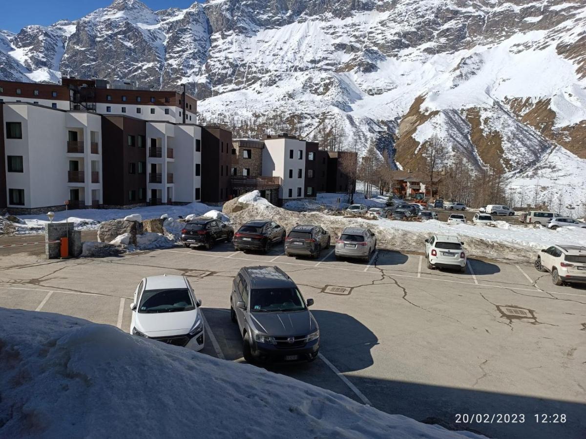 Apartment Monolocale Sulle Piste Del Cervino Rododendro